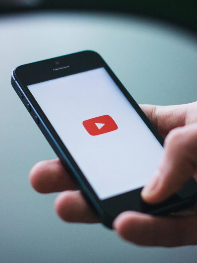 कितने पैसे कमाते हैं यूट्यूबर्स 1 मिलियन व्यूज पर?